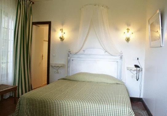Hostellerie Du Chateau De L'Isle La Croix-en-Touraine Екстериор снимка