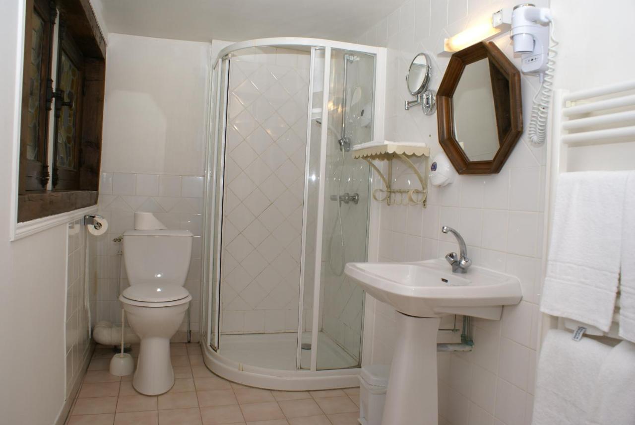 Hostellerie Du Chateau De L'Isle La Croix-en-Touraine Екстериор снимка