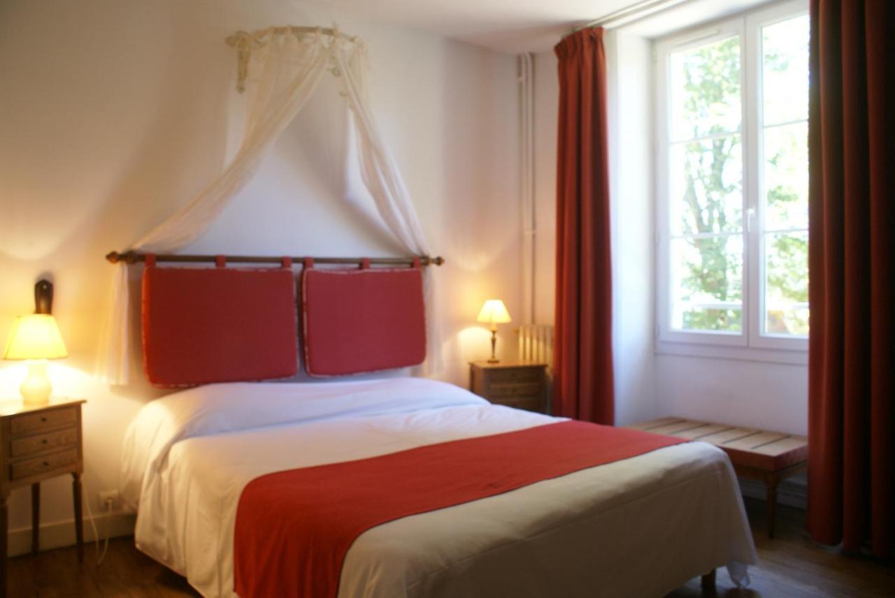 Hostellerie Du Chateau De L'Isle La Croix-en-Touraine Екстериор снимка